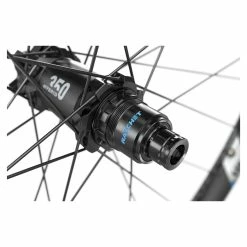 Dt-swiss Roues Complètes Dt Swiss -Race Face Soldes dt swiss hx 1700 mullet 2