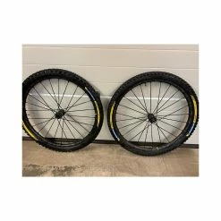 Roues Complètes Mavic - 29'' 9 Roues Complètes Mavic - 29'' -Race Face Soldes mavic deemax pro 29 boost edition limitee sam hill sram xd shimano micro spline 3