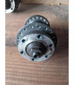 Moyeux 3 Moyeux -Race Face Soldes moyeu avant commencal 1