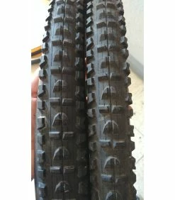 Pneus - 28" -Race Face Soldes paire de pneus high roller 700x47c 1