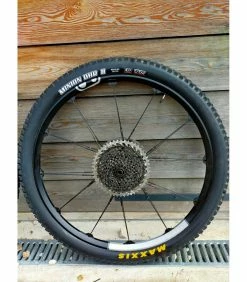 Roues Complètes 6 Roues Complètes -Race Face Soldes paire de roue crankbrothers iodine 3 am 29 pouces 2