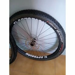 Roues Complètes Asterion -Race Face Soldes paire de roues carbone asterion one sl3 boost etat neuf 2