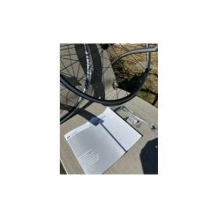 Roues Complètes - 700 -Race Face Soldes paire de roues dt swiss dicut rr22 1