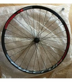 Roues Complètes - 27.5'' 7 Roues Complètes - 27.5'' -Race Face Soldes paire de roues fulcrum red fire 3