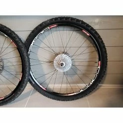 Dt-swiss Roues Complètes Dt Swiss - 26'' -Race Face Soldes paire de roues vtt dt swiss x1600 26 pouces 3