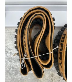 Pneus - 27.5'' -Race Face Soldes paire magic mary 1