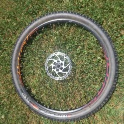 Roues Complètes Sunn - 29'' 8 Roues Complètes Sunn - 29'' -Race Face Soldes paire roues vtt sunn 29 boost 2