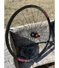 Roues Complètes - 27.5'' -Race Face Soldes paires de roues asterion 275 1