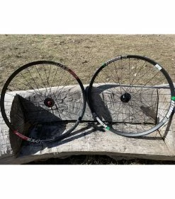 Roues Complètes - 27.5'' -Race Face Soldes paires de roues asterion 275 2