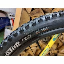 Pneus Maxxis - 29'' -Race Face Soldes pneu maxxis dissector 29x2 40 exo protection 1