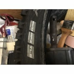 Pneus - 27.5'' -Race Face Soldes pneu vtt schwalbe magic mary 275x28 4