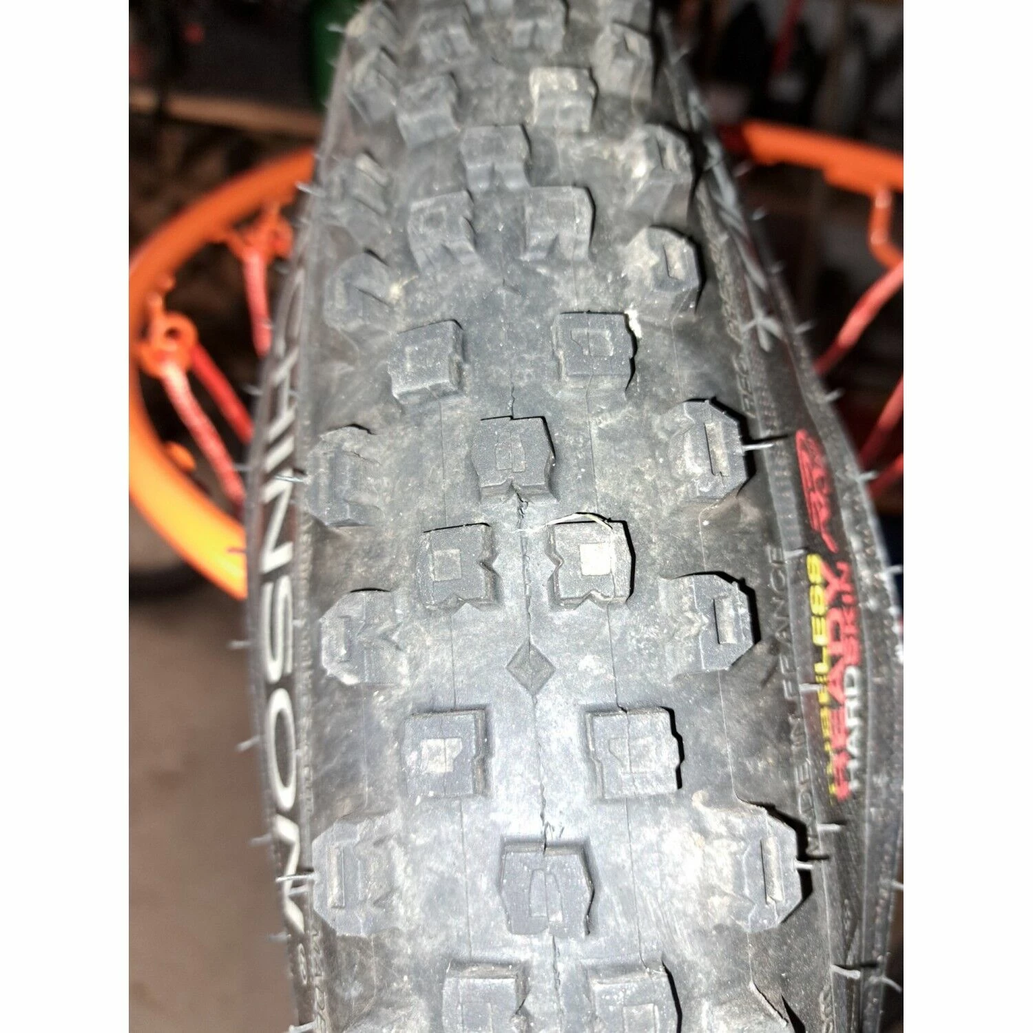 Pneus Hutchinson - 29'' 3 Pneus Hutchinson - 29'' – Image 3