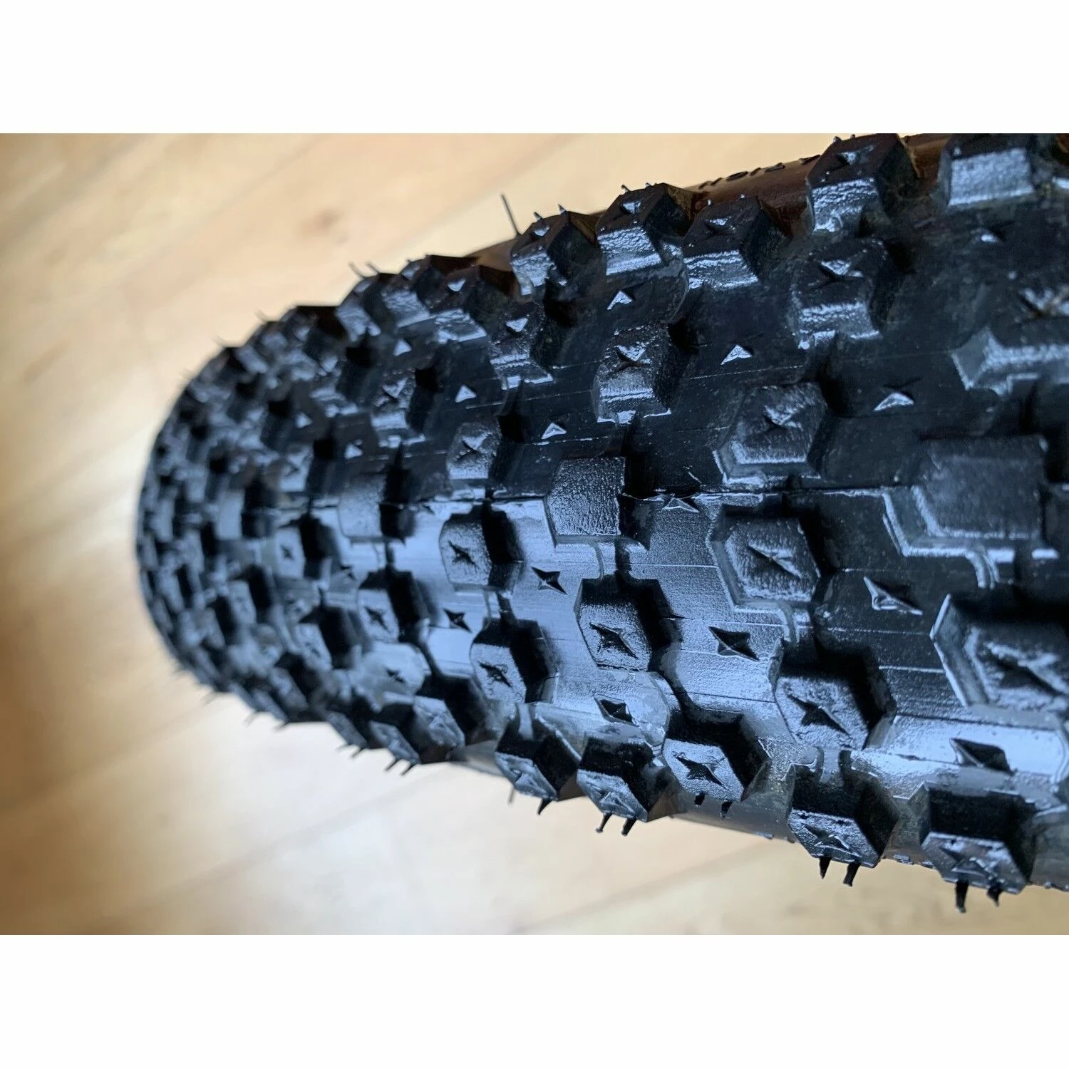 Pneus Autre Marque - 27.5'' 1 Pneus Autre Marque - 27.5''