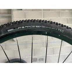 Pneus Autre Marque - 29''