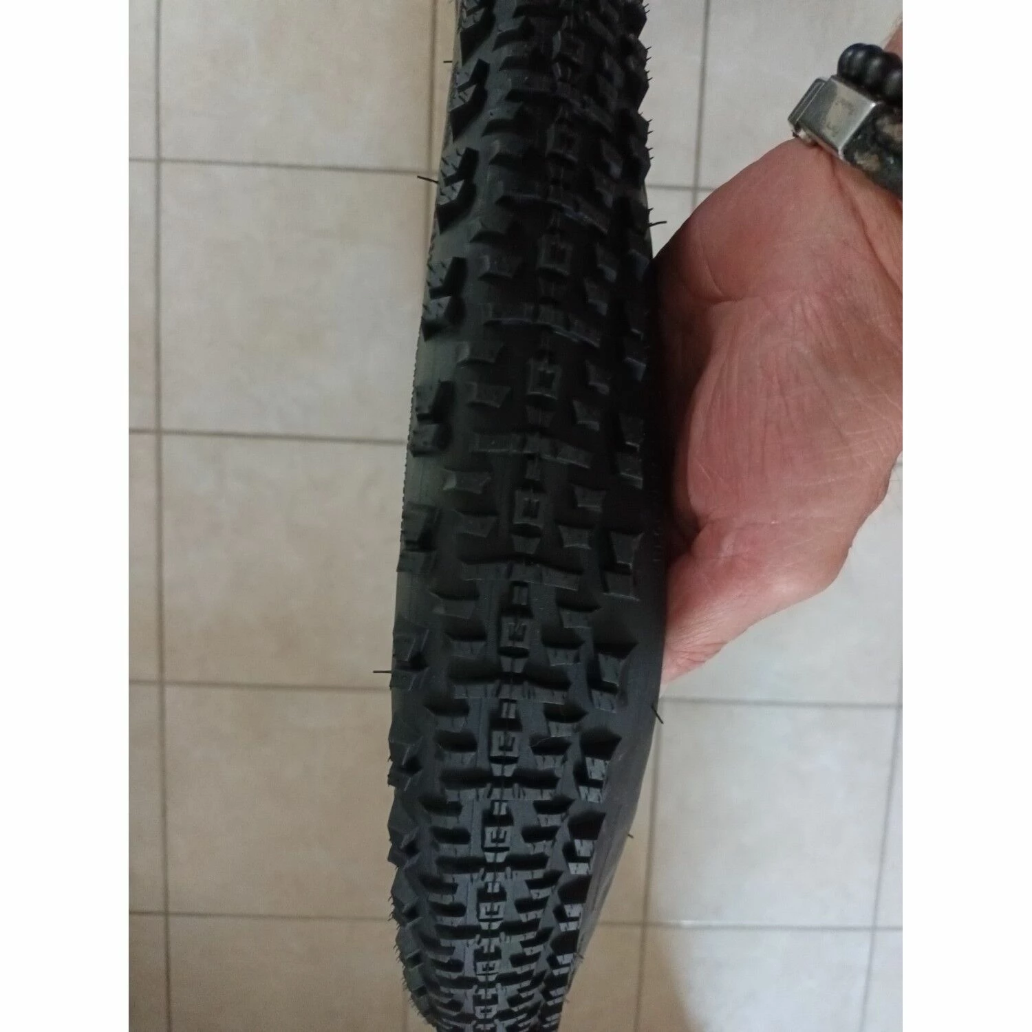 Pneus Hutchinson - 29'' 1 Pneus Hutchinson - 29''