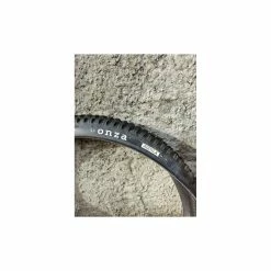 Pneus 6d - 29'' 8 Pneus 6d - 29'' -Race Face Soldes pneus onza aquila 2