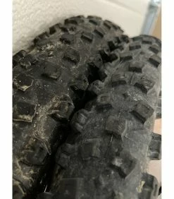 Pneus - 27.5'' -Race Face Soldes pneus vtt hutchinson toro 275 1