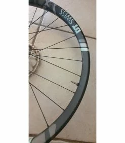 Roues Complètes 8 Roues Complètes -Race Face Soldes roue avant swiss hx 1501 spline hybrid 275 axe av 15x110 mm 3