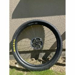 Dt-swiss Roues Complètes Dt Swiss - 29'' 6 Dt-swiss Roues Complètes Dt Swiss - 29'' -Race Face Soldes roue dt swiss 1200 spline 1