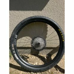 Dt-swiss Roues Complètes Dt Swiss - 29'' 8 Dt-swiss Roues Complètes Dt Swiss - 29'' -Race Face Soldes roue dt swiss 1200 spline 3