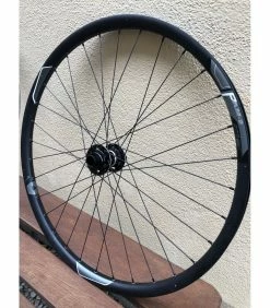 Race Face Roues Complètes -Race Face Soldes roue giant dh 275 pm2 av20x110 ar15x153 5