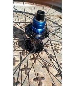 HUTCHINSON Roues Complètes - 27.5'' -Race Face Soldes roues dt swiss tune xm 2