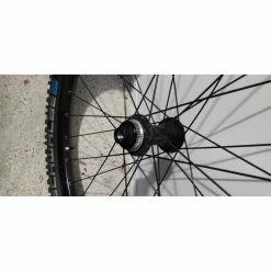 Roues Complètes Canyon - 27.5'' -Race Face Soldes roues rodi tryp30 plus pneus 27 5 schwalbe 2