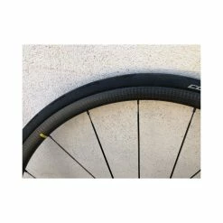 Roues Complètes Mavic - 700 10 Roues Complètes Mavic - 700 -Race Face Soldes superbes roues carbone ksyrium pro sl ust 4