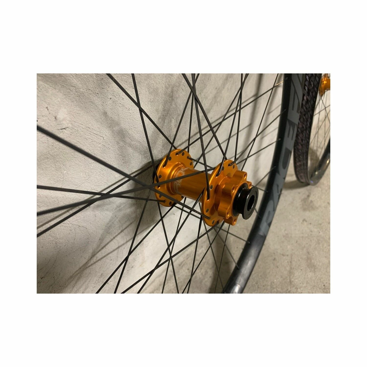 Axes Et Serrages De Roues Hope 2 Axes Et Serrages De Roues Hope – Image 2